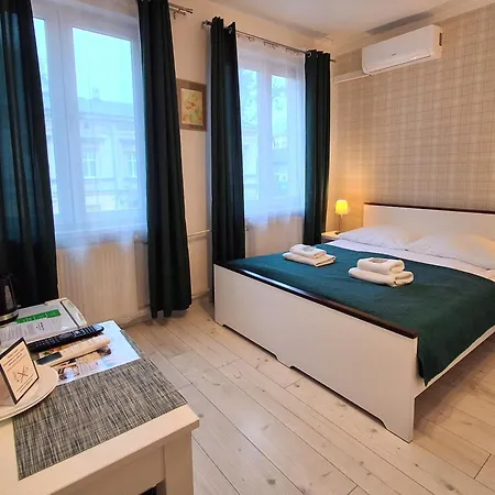 Cracow Central Aparthotel-2